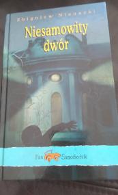 Niesamowity dwór